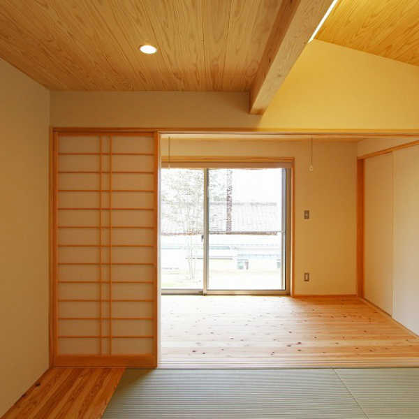 吉野菖蒲谷和室広縁